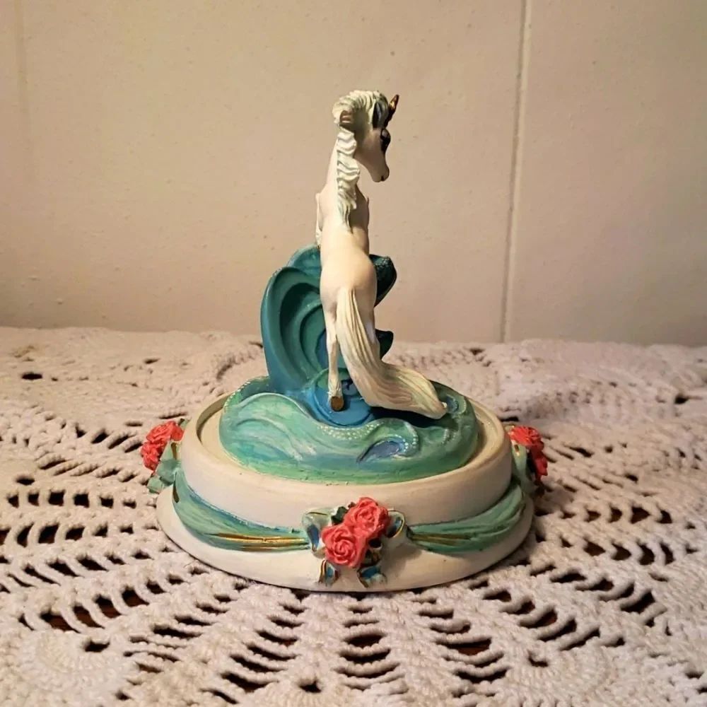 Vintage The Franklin Mint "Unicorn of Beauty" Hand-Painted Collectible Figurine - Picture 3 of 6